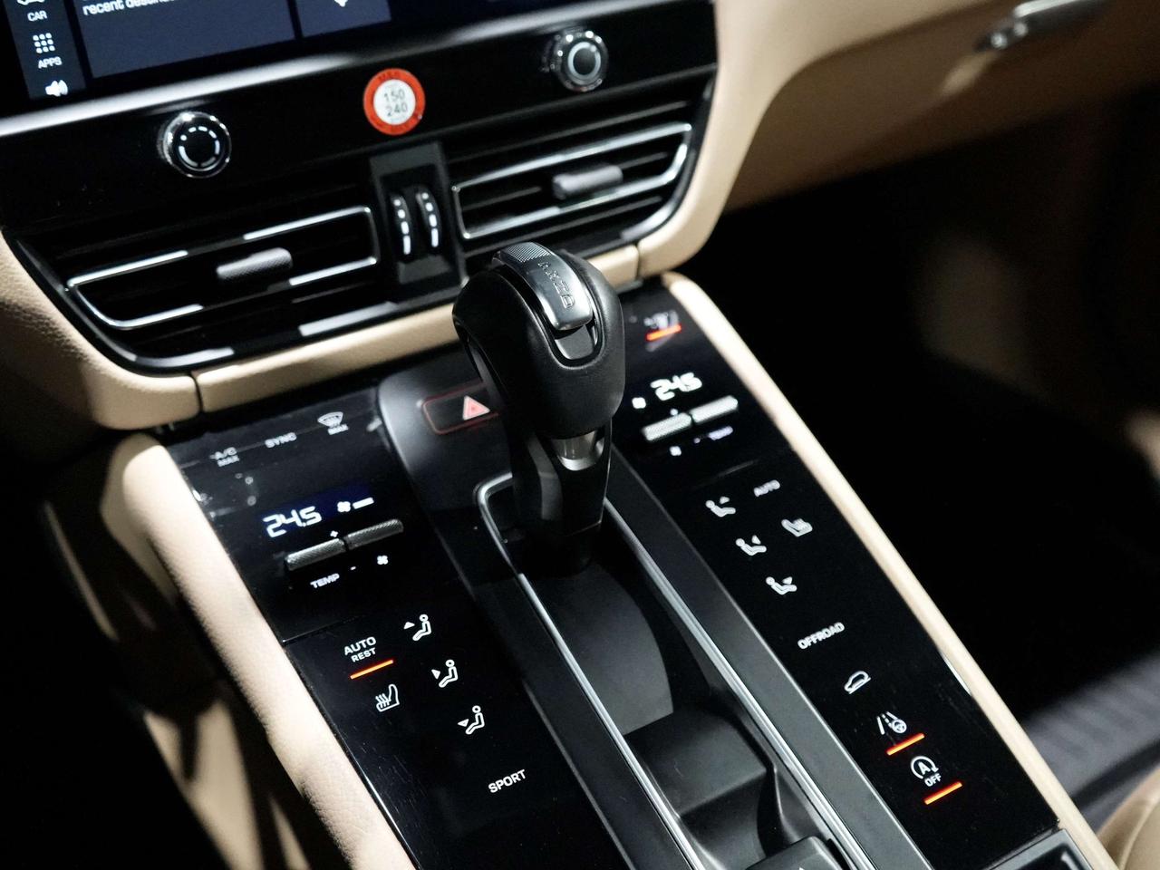 2022 Porsche Macan AWD|PANO|DRIVE ASSIST| NO ACCIDENTS | Photo