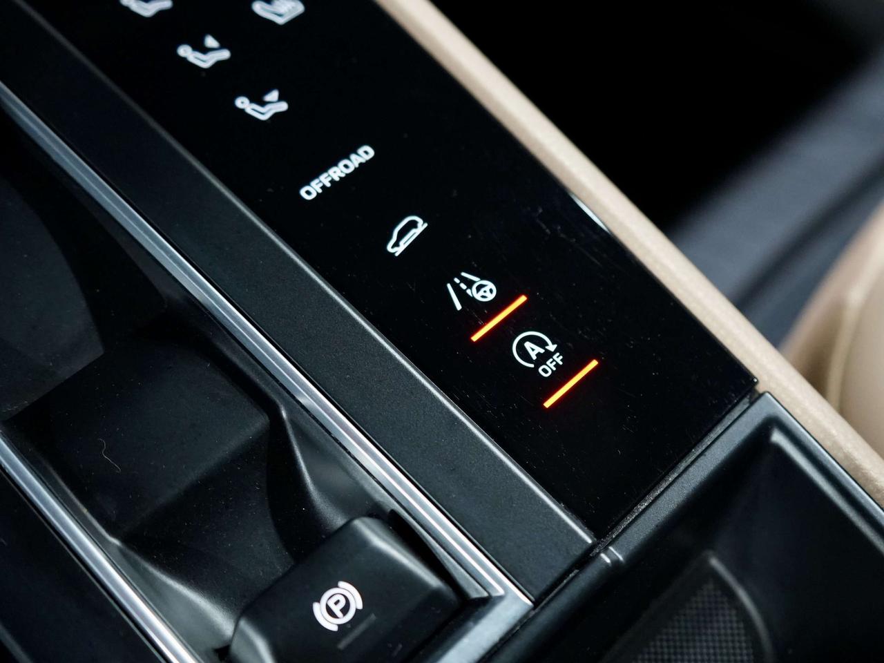 2022 Porsche Macan AWD|PANO|DRIVE ASSIST| NO ACCIDENTS | Photo