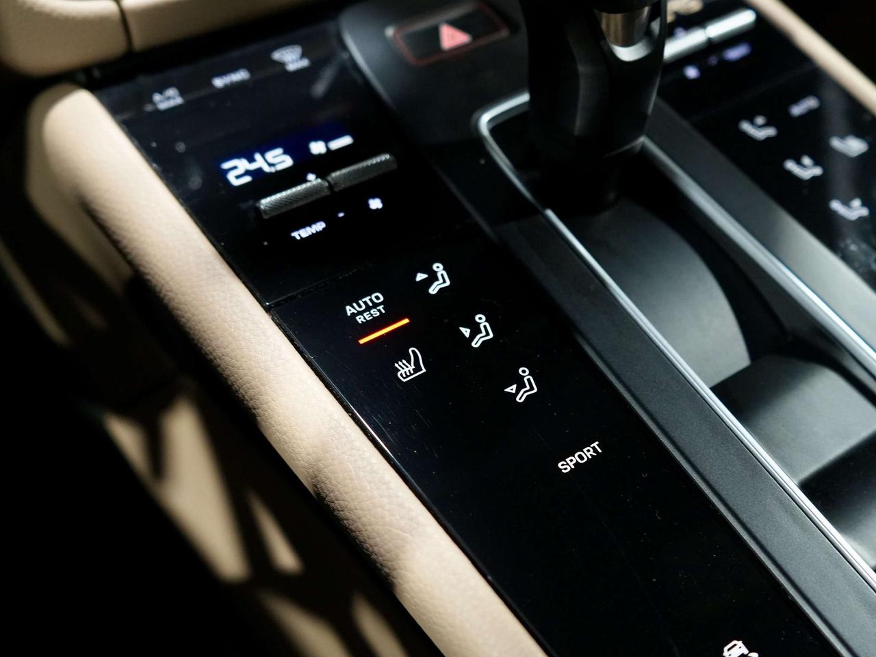 2022 Porsche Macan AWD|PANO|DRIVE ASSIST| NO ACCIDENTS | Photo