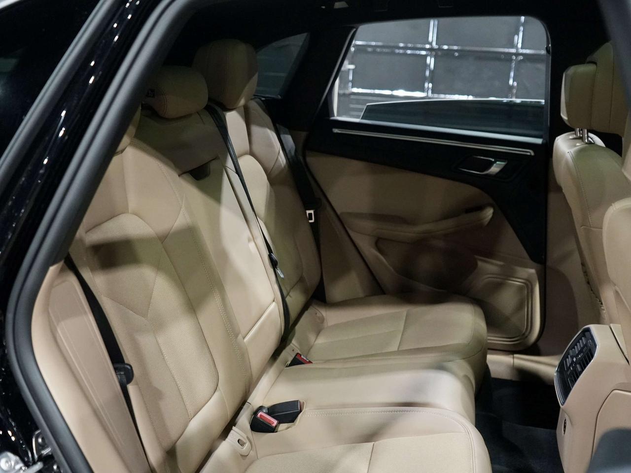 2022 Porsche Macan AWD|PANO|DRIVE ASSIST| NO ACCIDENTS | Photo