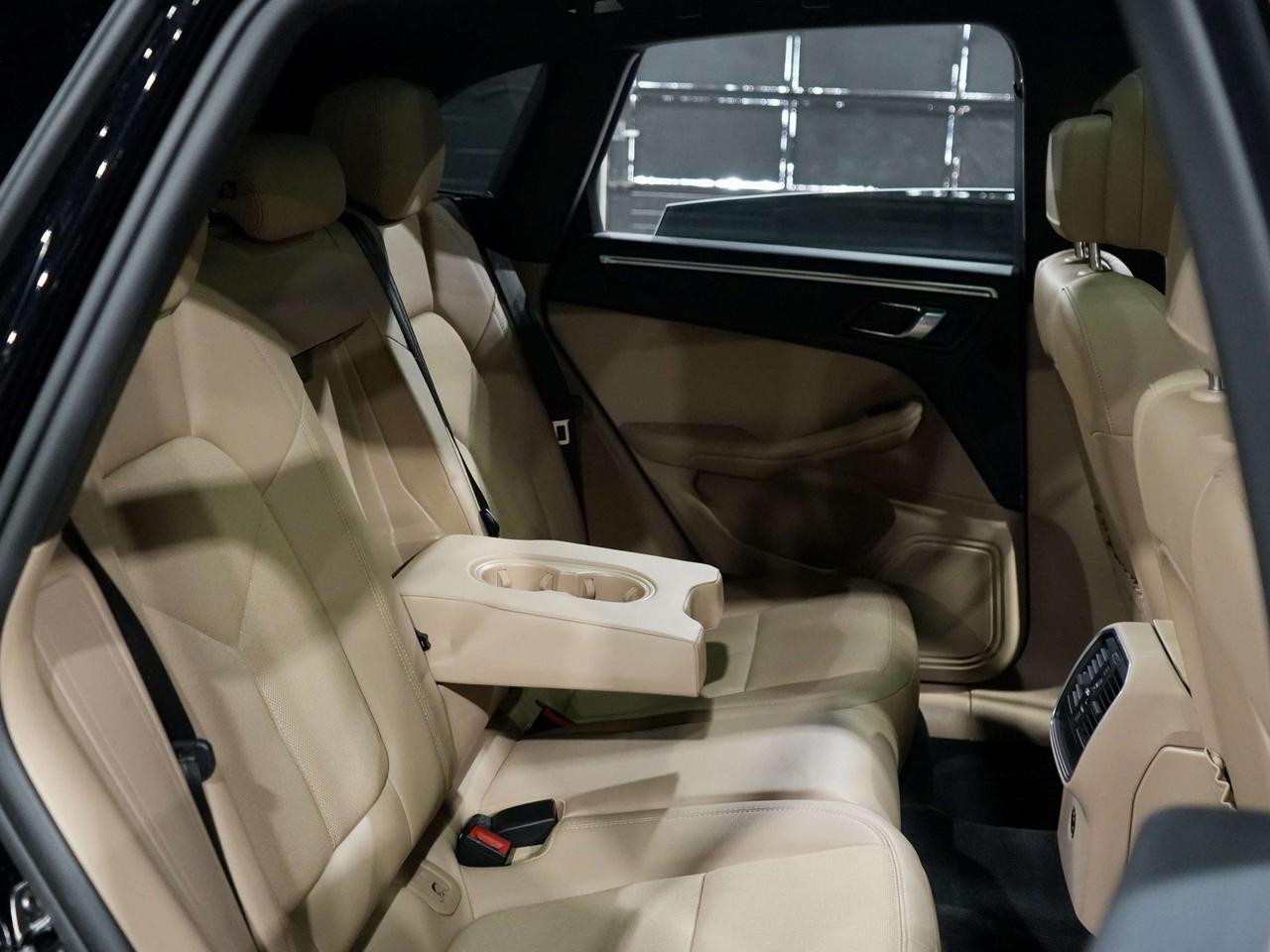 2022 Porsche Macan AWD|PANO|DRIVE ASSIST| NO ACCIDENTS | Photo