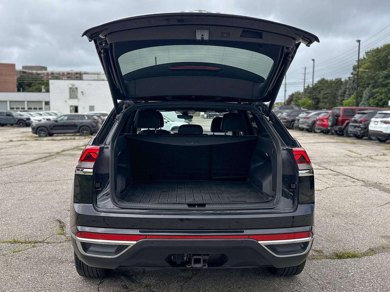 2023 Volkswagen Atlas Highline | PANO ROOF | NAV | FENDER AUDIO | Photo