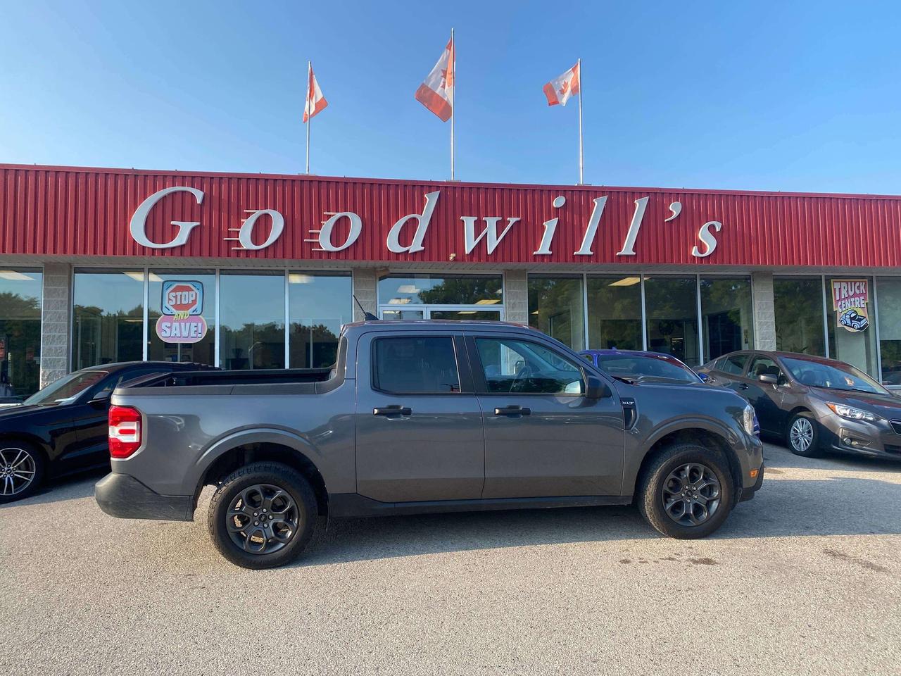 Used 2024 Ford Maverick XLT, CLEAN CARFAX, AWD, BACK UP CAMERA! for sale in London, ON