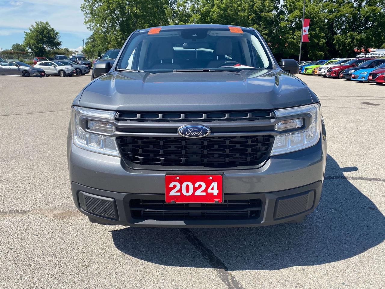 2024 Ford Maverick XLT, CLEAN CARFAX, AWD, BACK UP CAMERA! Photo