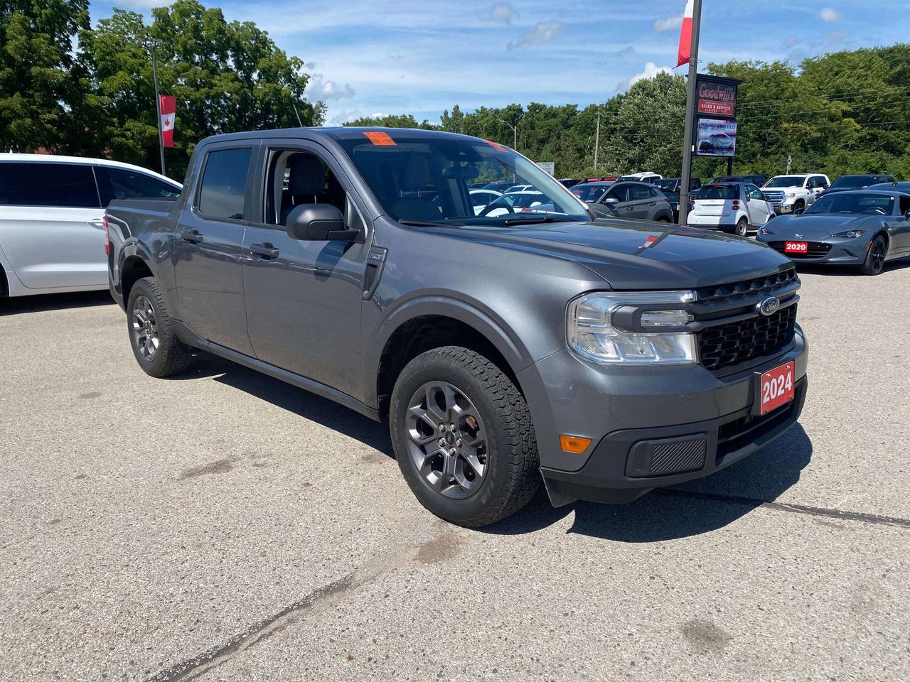 2024 Ford Maverick XLT, CLEAN CARFAX, AWD, BACK UP CAMERA! Photo