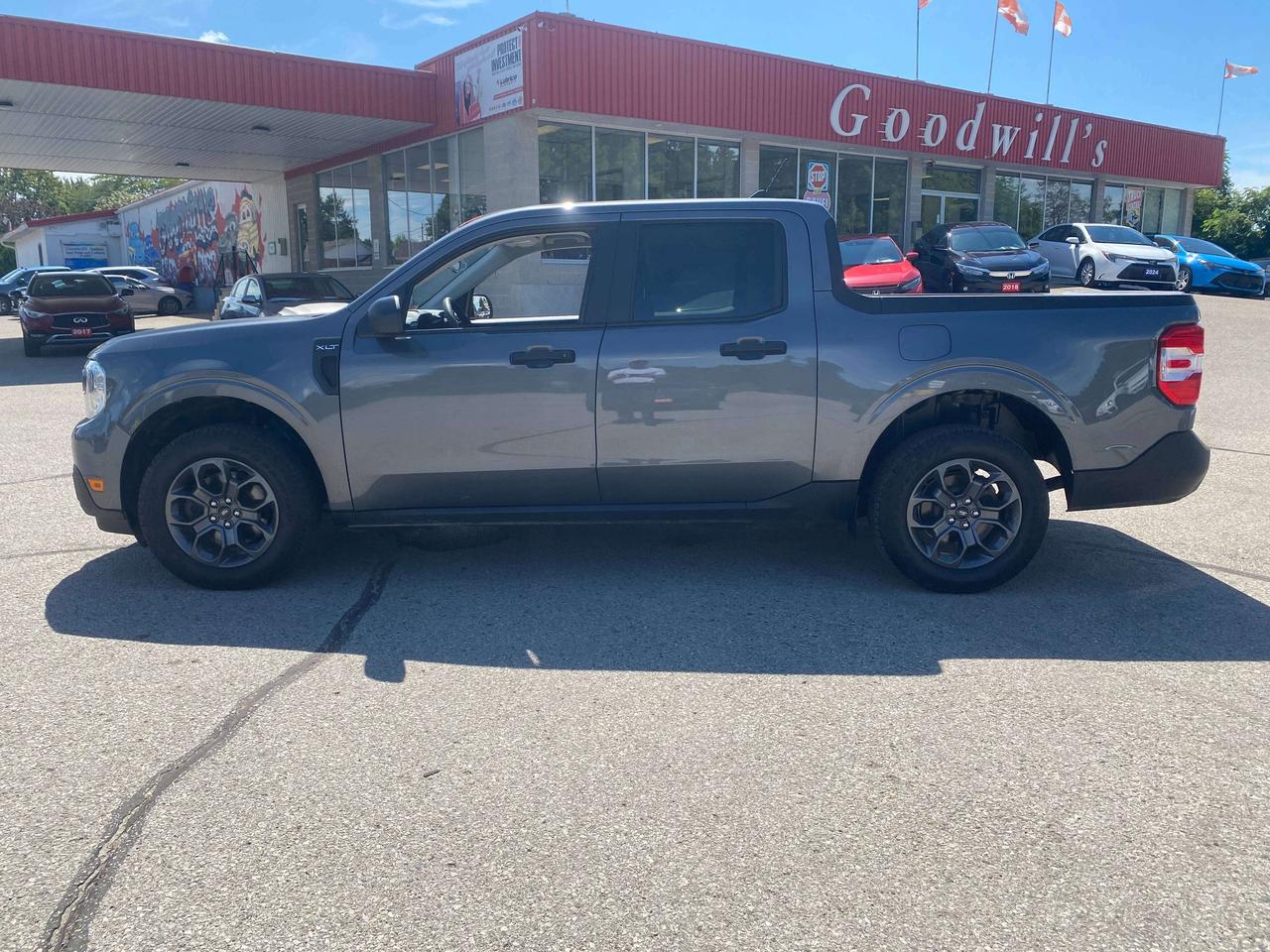 2024 Ford Maverick XLT, CLEAN CARFAX, AWD, BACK UP CAMERA! - Photo #5
