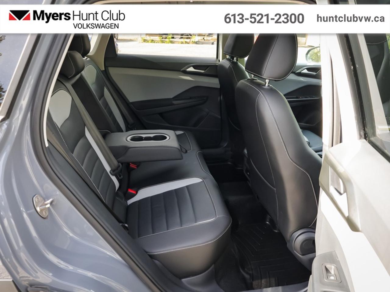 2022 Volkswagen Taos Highline 4MOTION  - Leather Seats Photo