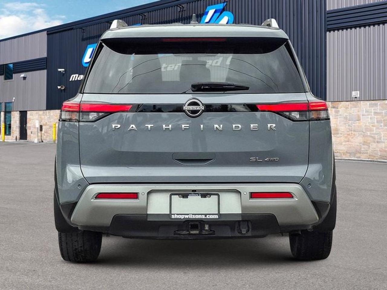 2024 Nissan Pathfinder SL 4WD | Leather | Pano Roof | Heated Seats | Bose Audio | Remote Start | Power Liftgate | and More! Photo3