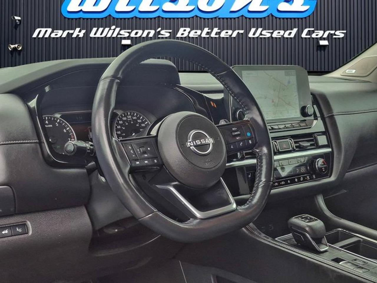 2024 Nissan Pathfinder SL 4WD | Leather | Pano Roof | Heated Seats | Bose Audio | Remote Start | Power Liftgate | and More! Photo