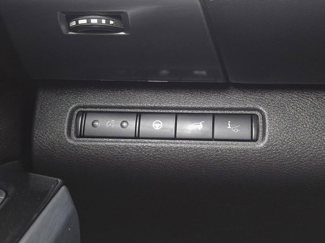 2024 Nissan Pathfinder SL 4WD | Leather | Pano Roof | Heated Seats | Bose Audio | Remote Start | Power Liftgate | and More! Photo