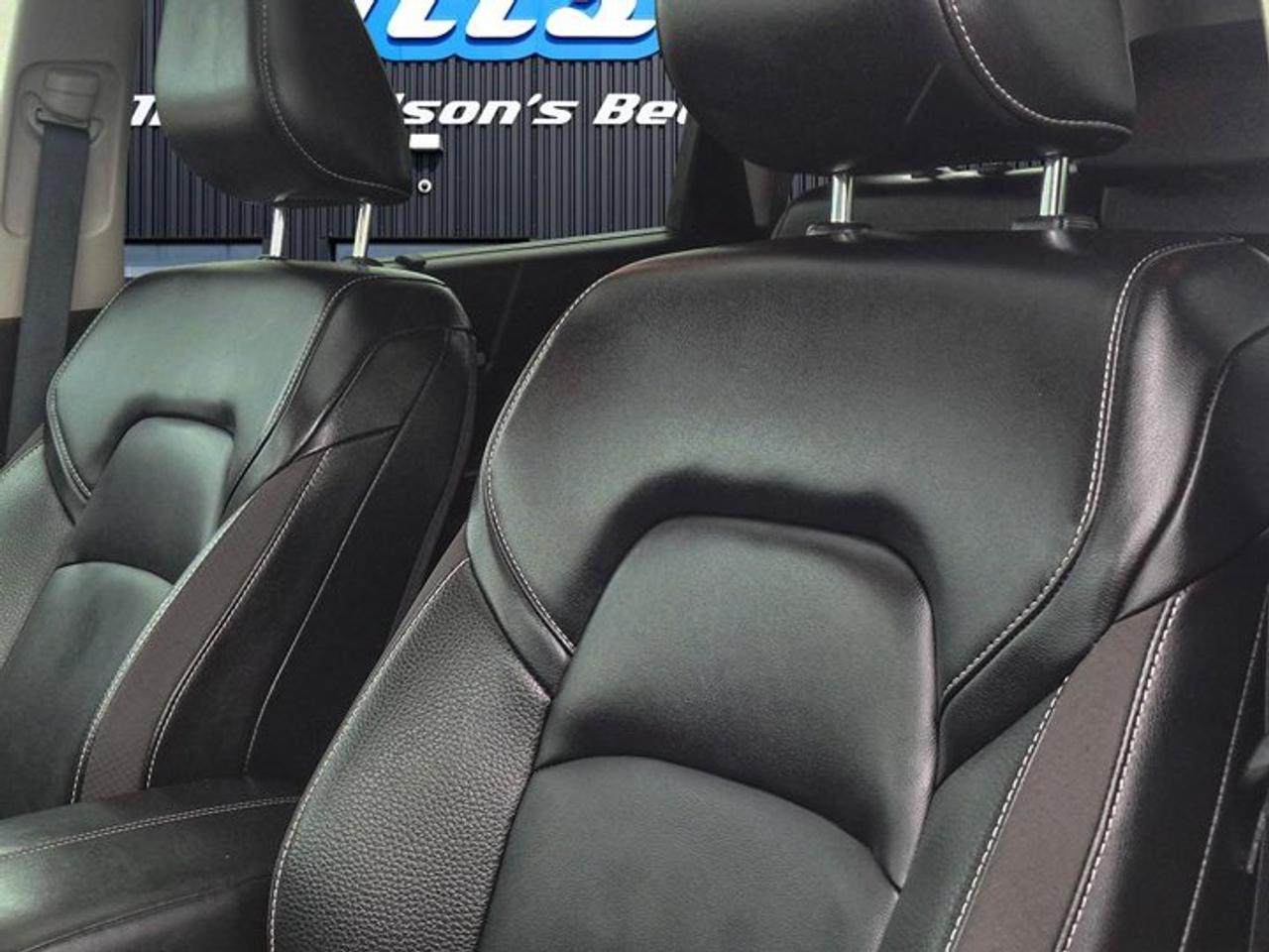 2024 Nissan Pathfinder SL 4WD | Leather | Pano Roof | Heated Seats | Bose Audio | Remote Start | Power Liftgate | and More! Photo