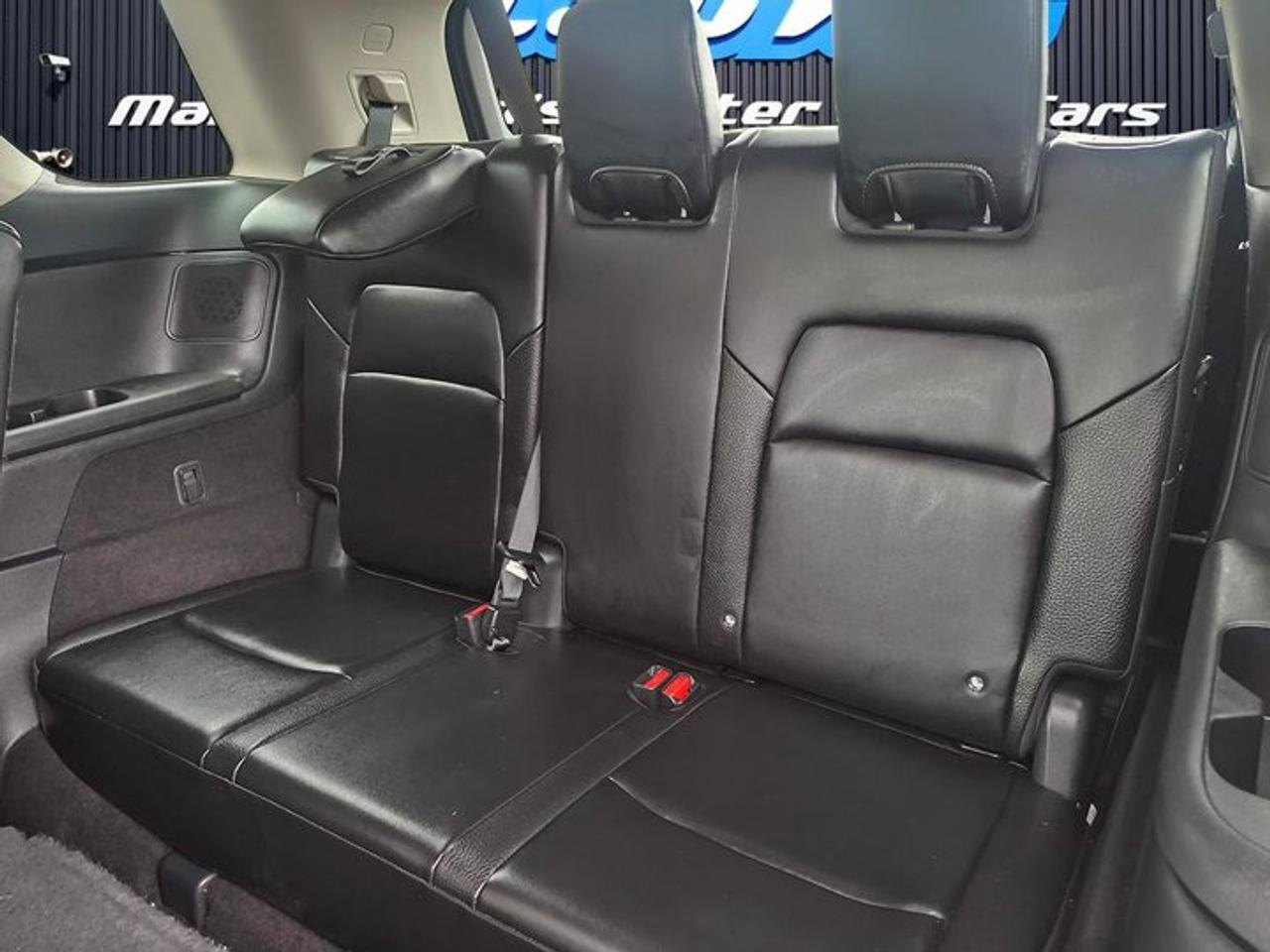 2024 Nissan Pathfinder SL 4WD | Leather | Pano Roof | Heated Seats | Bose Audio | Remote Start | Power Liftgate | and More! Photo