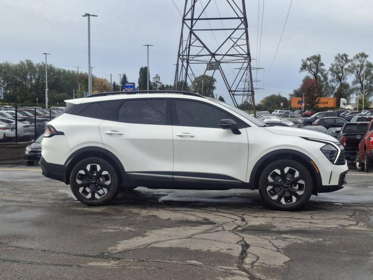 2023 Kia Sportage X-Line Limited AWD | Leather | Pano Roof | Heated Seats + Steering | Cooled Seats | and More ! Photo