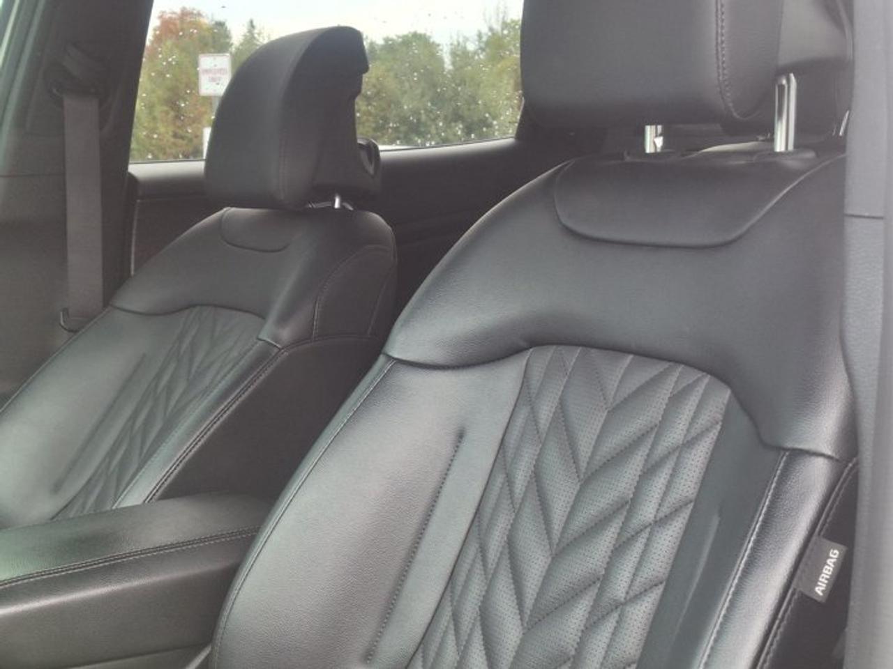 2023 Kia Sportage X-Line Limited AWD | Leather | Pano Roof | Heated Seats + Steering | Cooled Seats | and More ! Photo