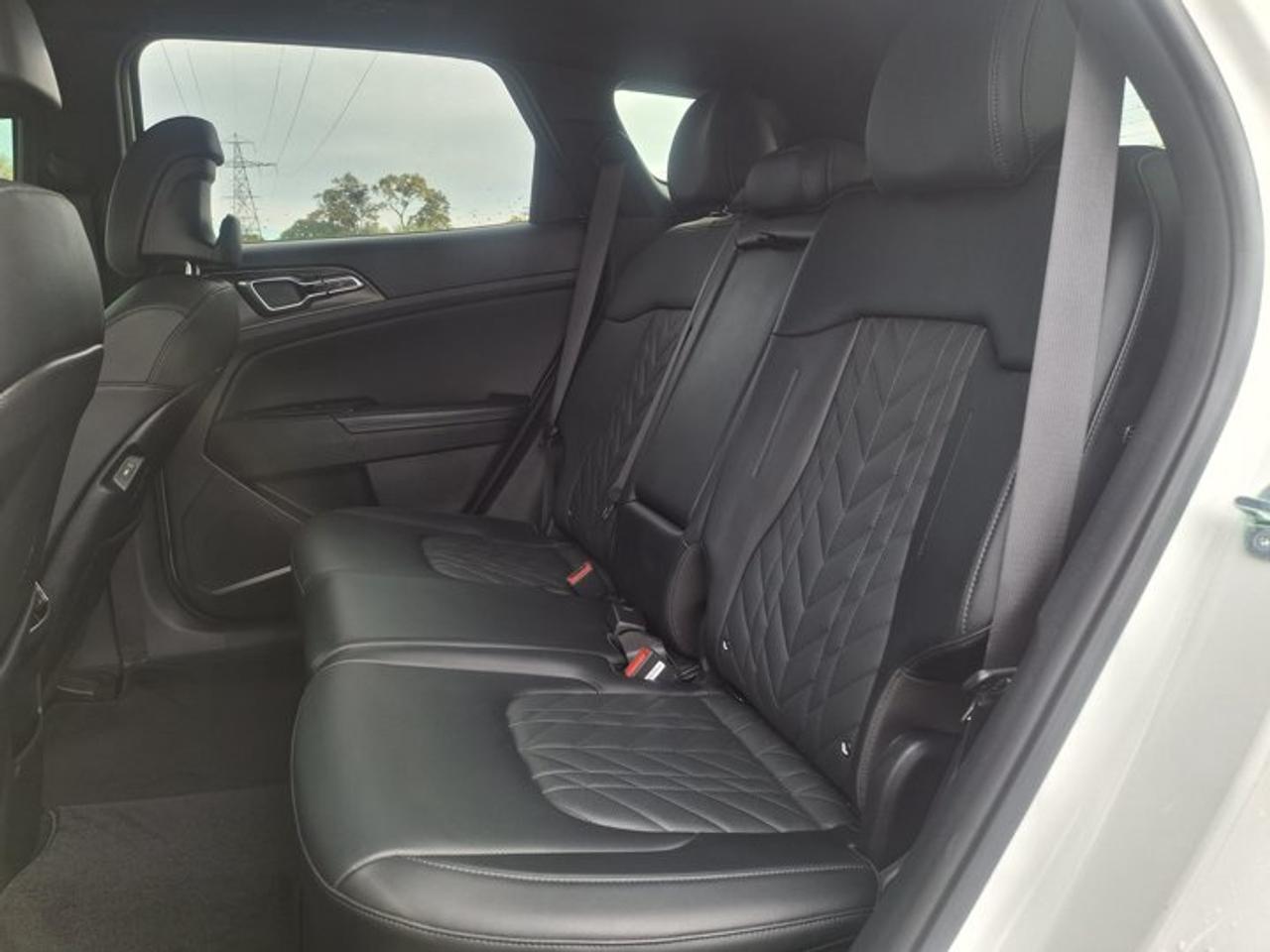 2023 Kia Sportage X-Line Limited AWD | Leather | Pano Roof | Heated Seats + Steering | Cooled Seats | and More ! Photo