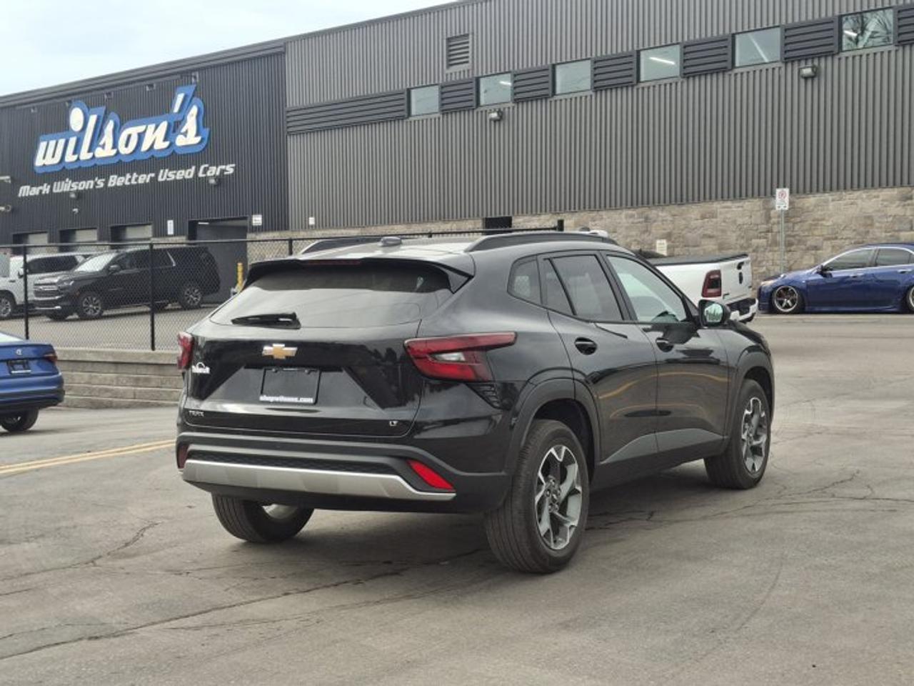 2024 Chevrolet Trax LT | Sunroof | Adaptive Cruise | BSM | Heated Wheel + Seats | Remote Start | CarPlay and More ! Photo