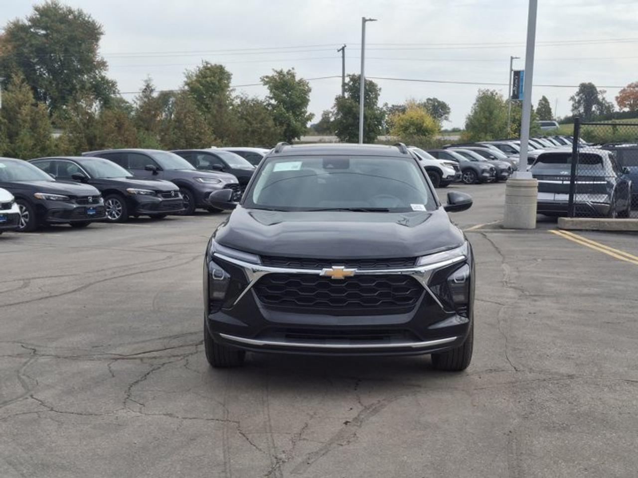2024 Chevrolet Trax LT | Sunroof | Adaptive Cruise | BSM | Heated Wheel + Seats | Remote Start | CarPlay and More ! Photo