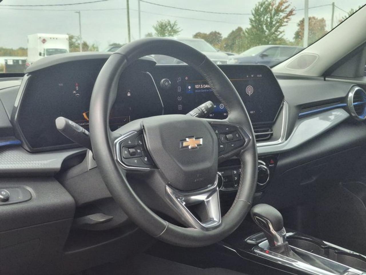 2024 Chevrolet Trax LT | Sunroof | Adaptive Cruise | BSM | Heated Wheel + Seats | Remote Start | CarPlay and More ! Photo