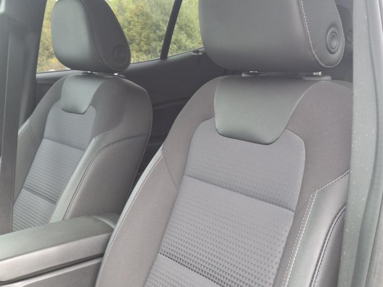 2024 Chevrolet Trax LT | Sunroof | Adaptive Cruise | BSM | Heated Wheel + Seats | Remote Start | CarPlay and More ! Photo