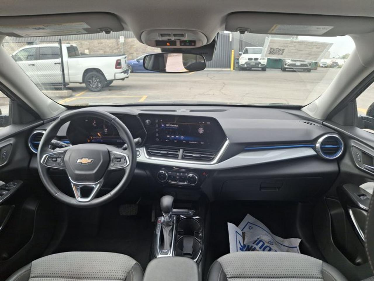 2024 Chevrolet Trax LT | Sunroof | Adaptive Cruise | BSM | Heated Wheel + Seats | Remote Start | CarPlay and More ! Photo