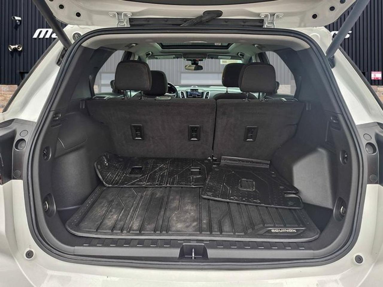 2022 Chevrolet Equinox LT AWD | Pano Roof | Navi | Heated Seats + Steering | Adaptive Cruise | Power Liftgate | and More ! Photo