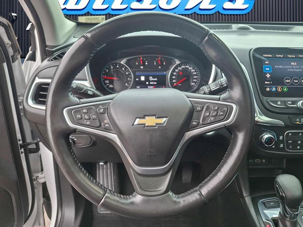 2022 Chevrolet Equinox LT AWD | Pano Roof | Navi | Heated Seats + Steering | Adaptive Cruise | Power Liftgate | and More ! Photo
