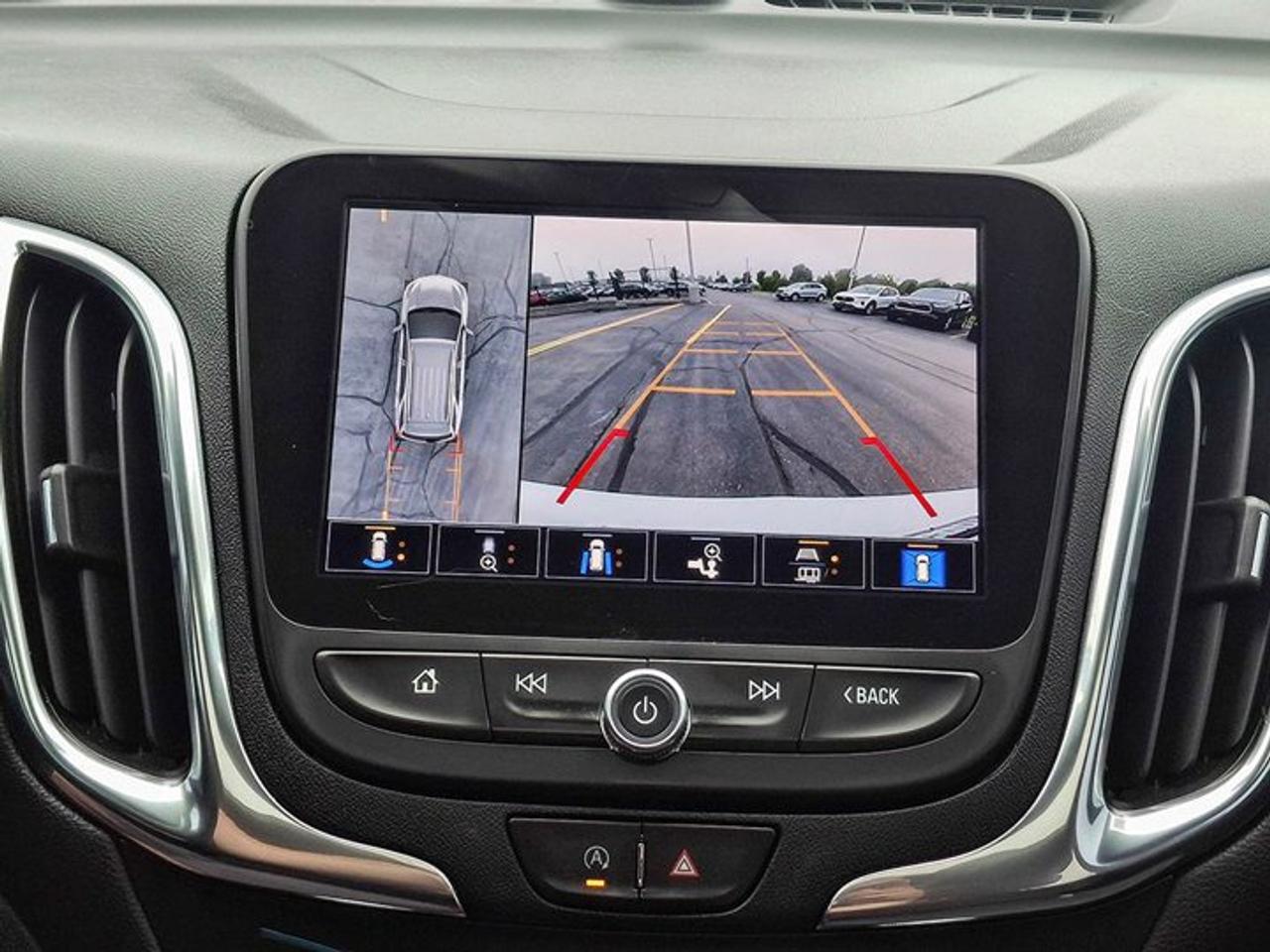 2022 Chevrolet Equinox LT AWD | Pano Roof | Navi | Heated Seats + Steering | Adaptive Cruise | Power Liftgate | and More ! Photo