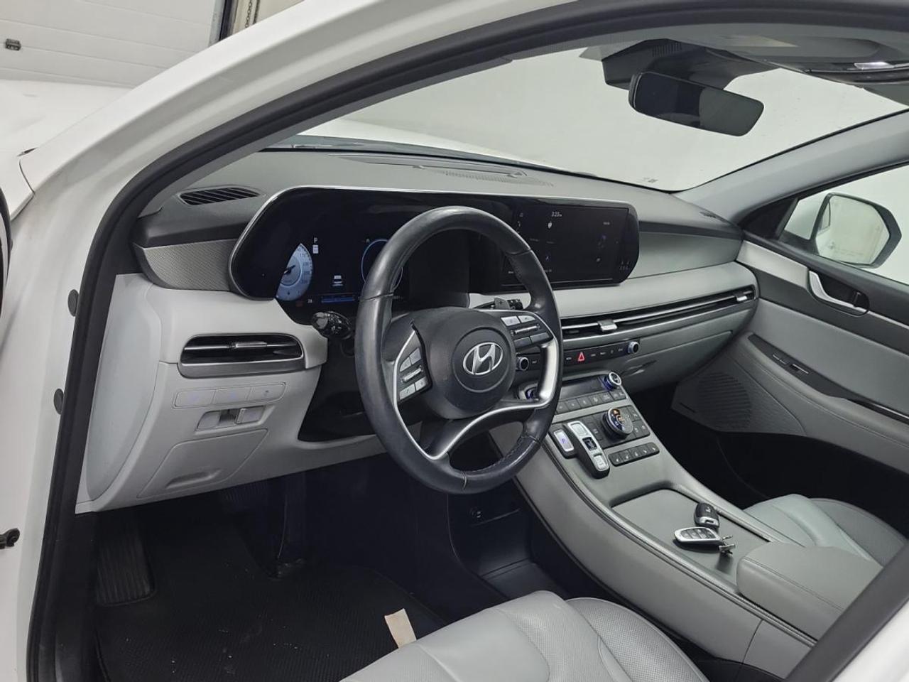 2023 Hyundai PALISADE Urban 7 Passenger URBAN/AWD/PANOROOF/HYPER WHITE/7 PASS/OFF 1 OWNER LEASE! Photo5