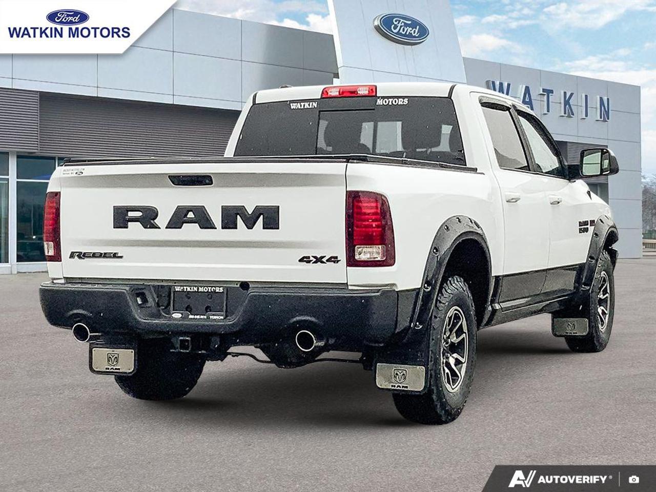 2017 RAM 1500 Crew Cab 4X4 REBEL Photo4