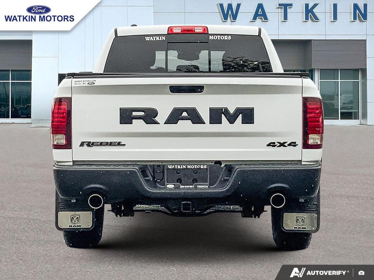 2017 RAM 1500 Crew Cab 4X4 REBEL Photo3