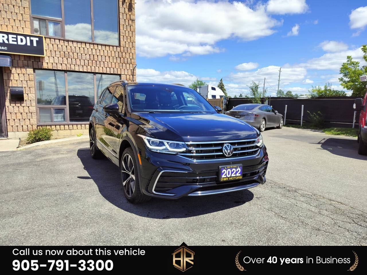 2022 Volkswagen Tiguan Highline R Line | No Accidents Reported | low KM's Photo2