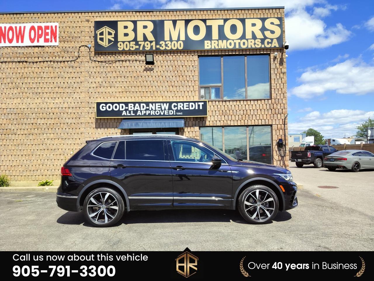 2022 Volkswagen Tiguan Highline R Line | No Accidents Reported | low KM's Photo3
