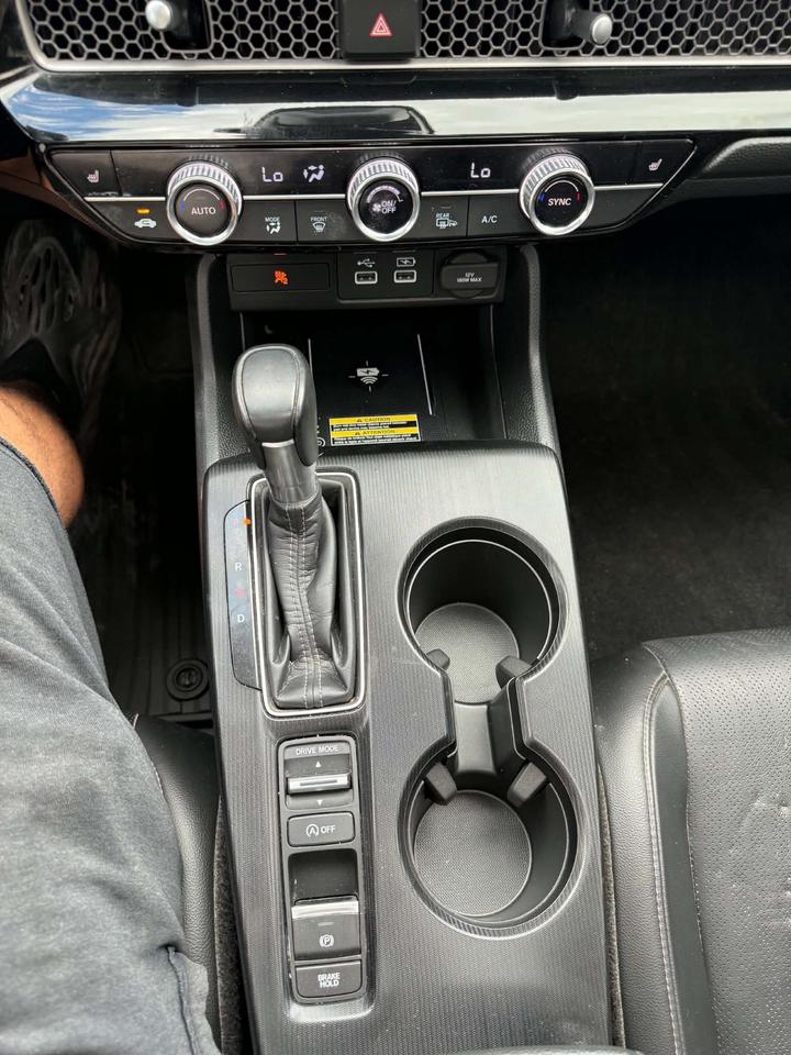 2024 Honda Civic Touring Photo