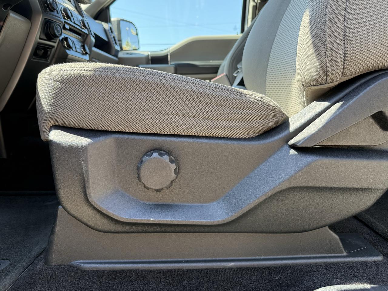 2016 Ford F-150 XLT Photo