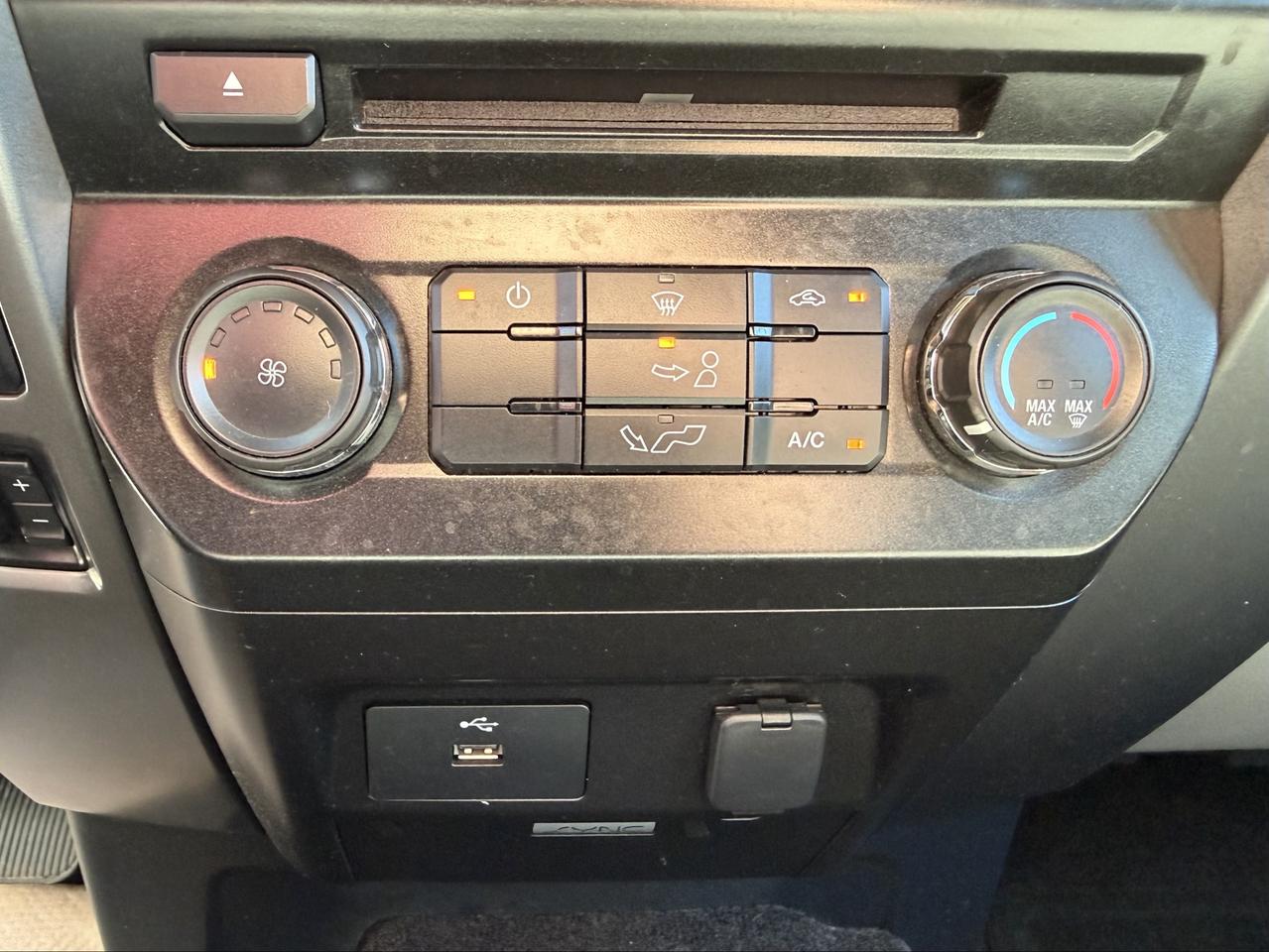 2016 Ford F-150 XLT Photo
