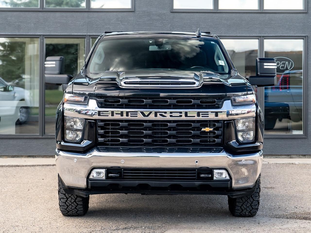 2022 Chevrolet Silverado 2500 LT Photo2