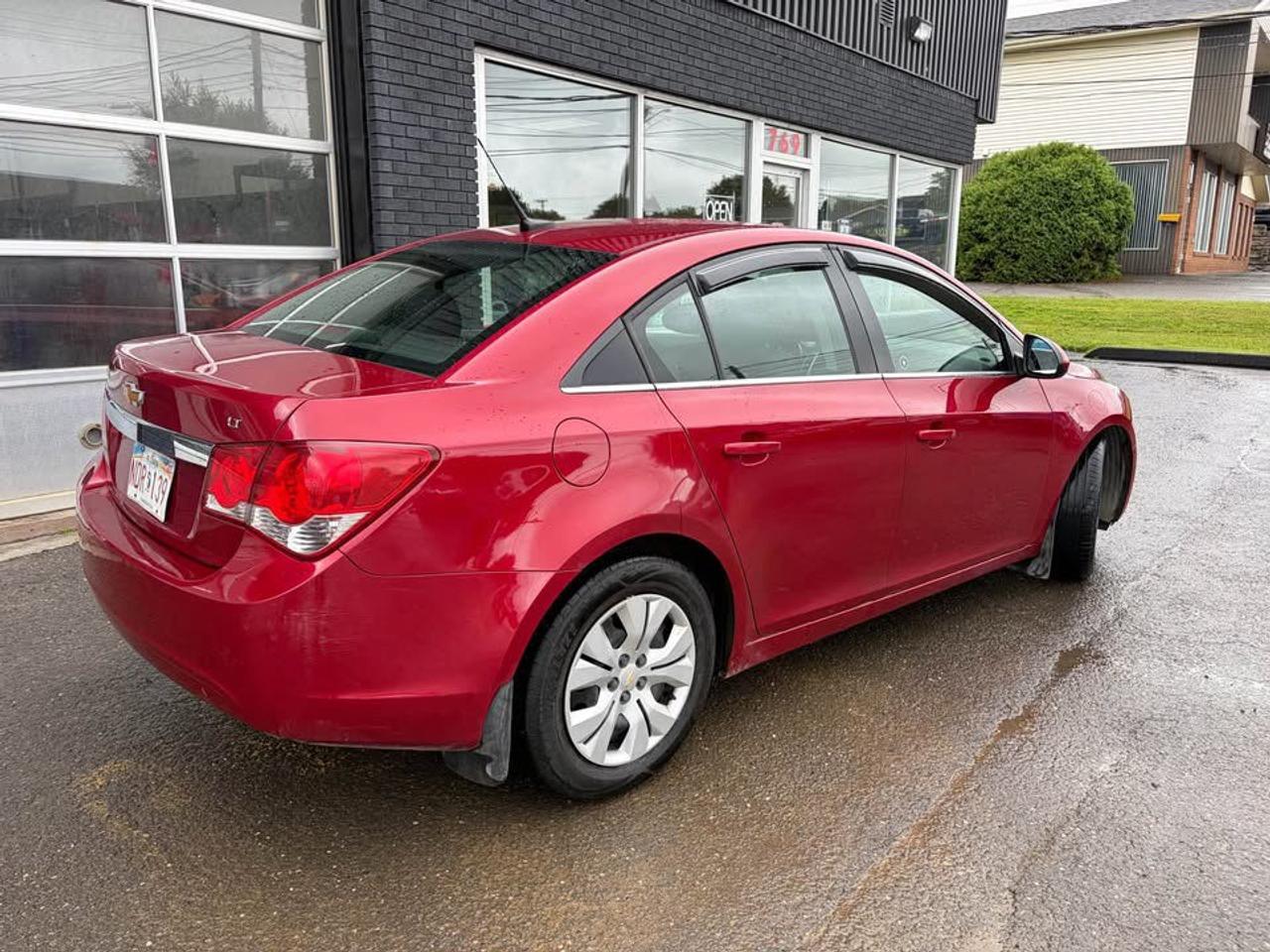 2012 Chevrolet Cruze 1LT Photo
