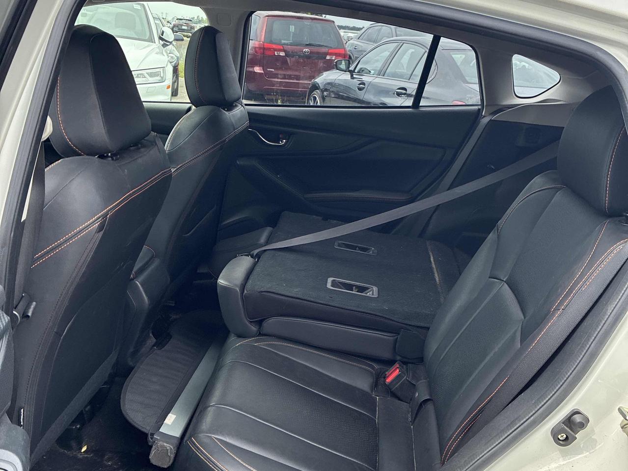2018 Subaru Crosstrek Limited, AWD, SUNROOF, NAV, B/U CAMERA & MORE!! Photo