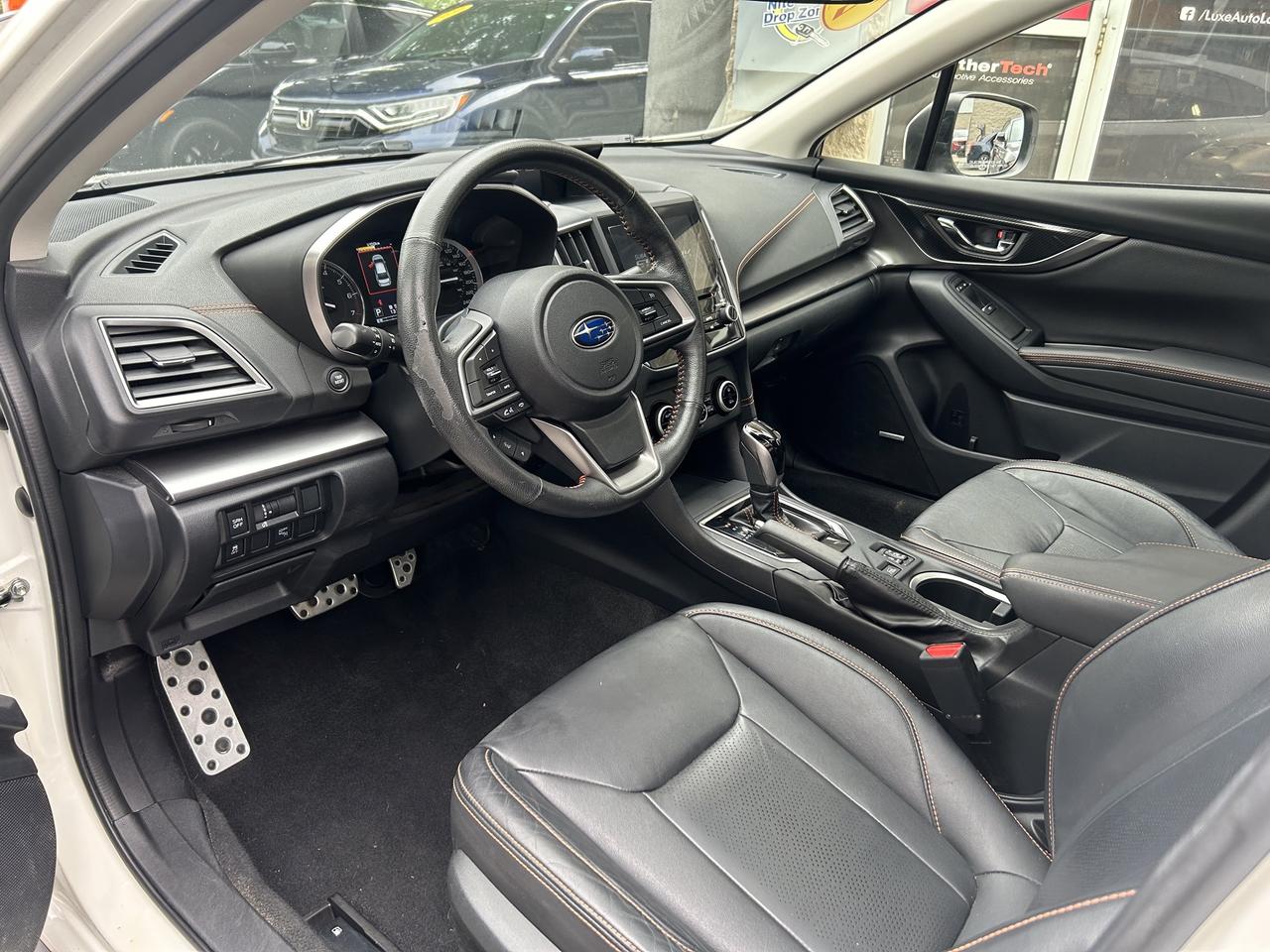 2018 Subaru Crosstrek Limited, AWD, SUNROOF, NAV, B/U CAMERA & MORE!! Photo
