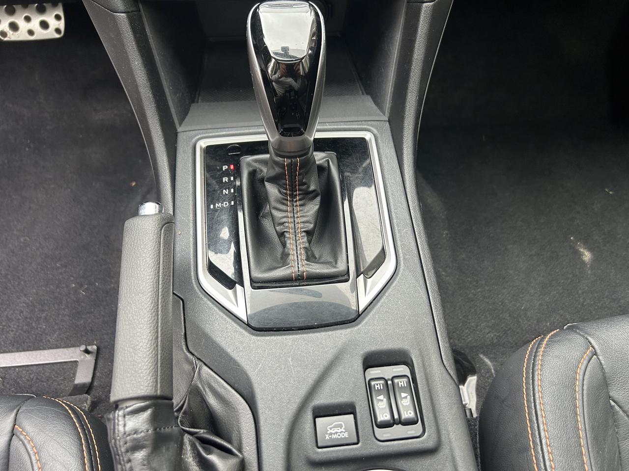 2018 Subaru Crosstrek Limited, AWD, SUNROOF, NAV, B/U CAMERA & MORE!! Photo