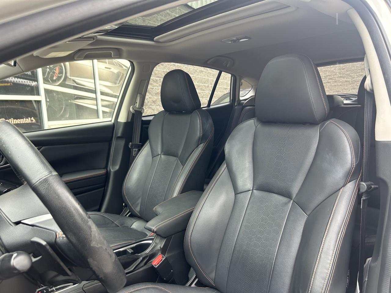 2018 Subaru Crosstrek Limited, AWD, SUNROOF, NAV, B/U CAMERA & MORE!! Photo