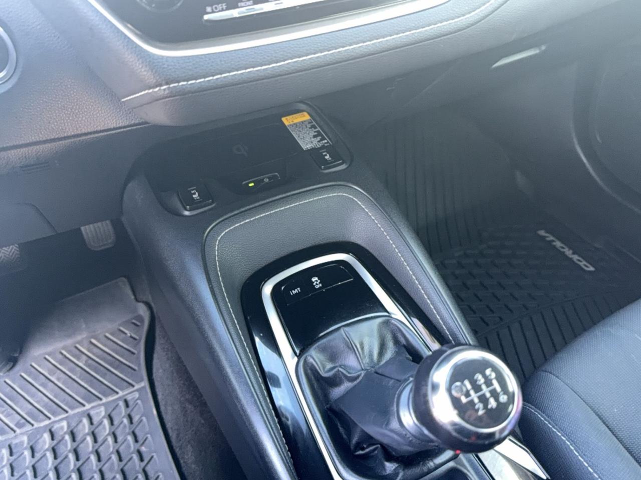 2019 Toyota Corolla HATCH-6SPEED MANUAL-DRIVE ASSIST-WIRELESS CHARGE PORT-APPLE CARPLAY Photo