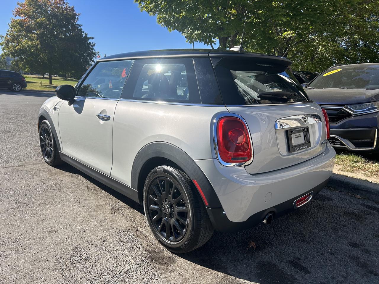 2017 MINI Cooper 6SPD, HARMAN/KARDON SOUND SYSTEM, SUNROOF & MORE! - Photo #3