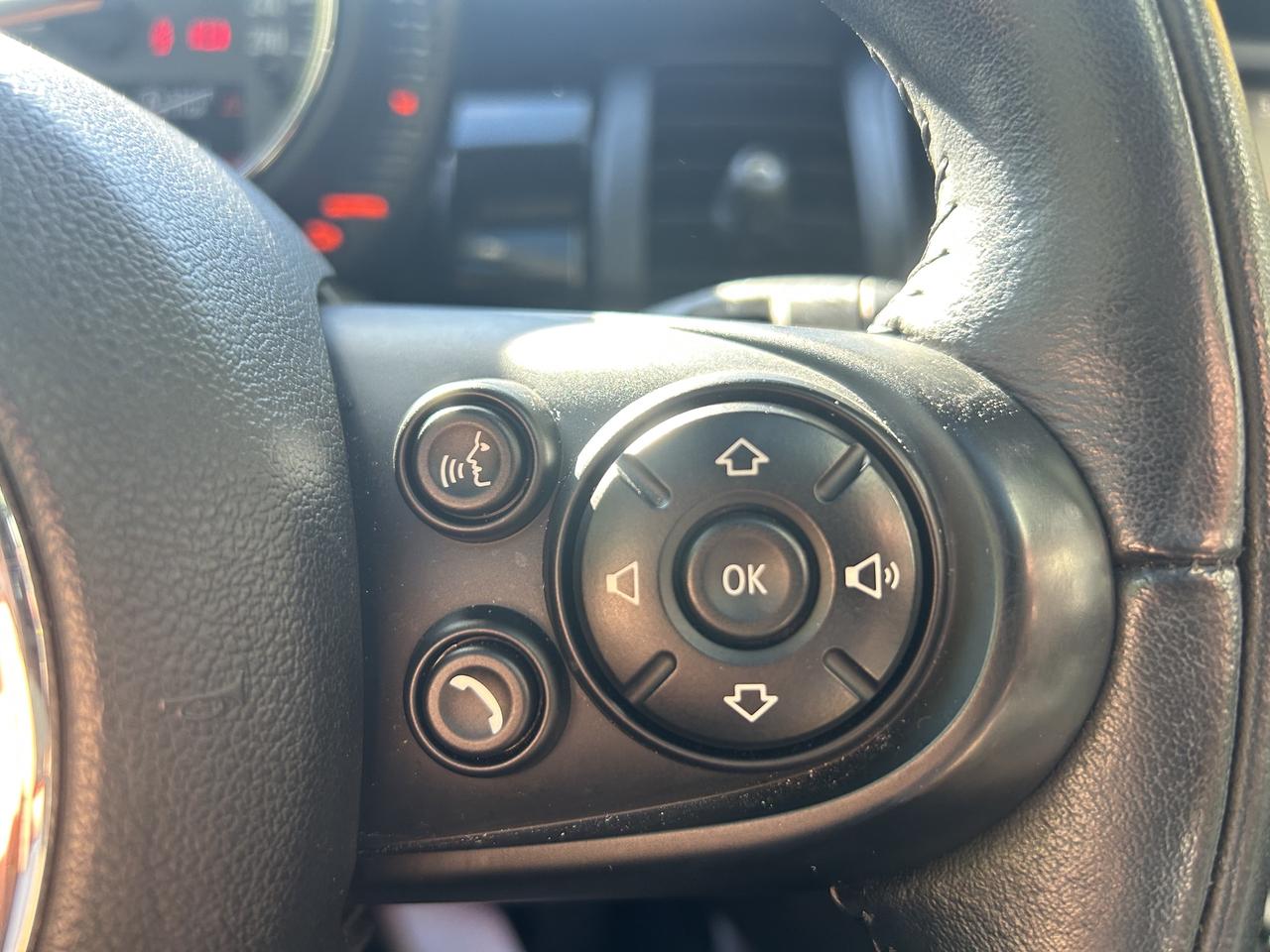 2017 MINI Cooper 6SPD, HARMAN/KARDON SOUND SYSTEM, SUNROOF & MORE! - Photo #17