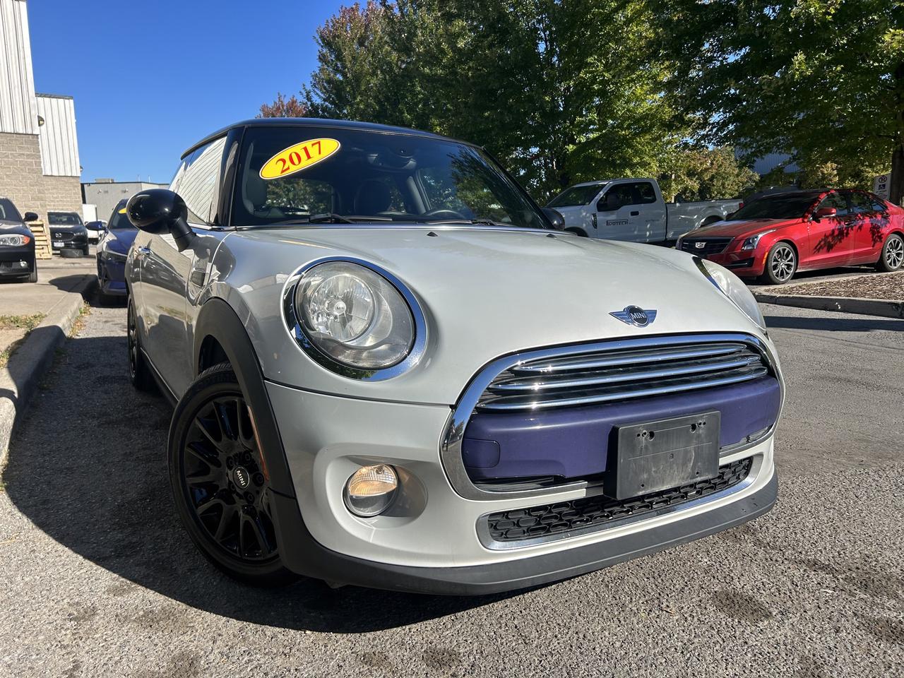 2017 MINI Cooper 6SPD, HARMAN/KARDON SOUND SYSTEM, SUNROOF & MORE! Photo