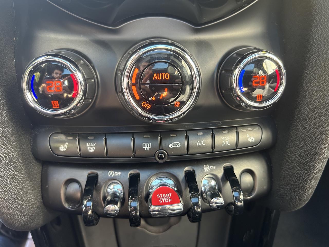 2017 MINI Cooper 6SPD, HARMAN/KARDON SOUND SYSTEM, SUNROOF & MORE! Photo
