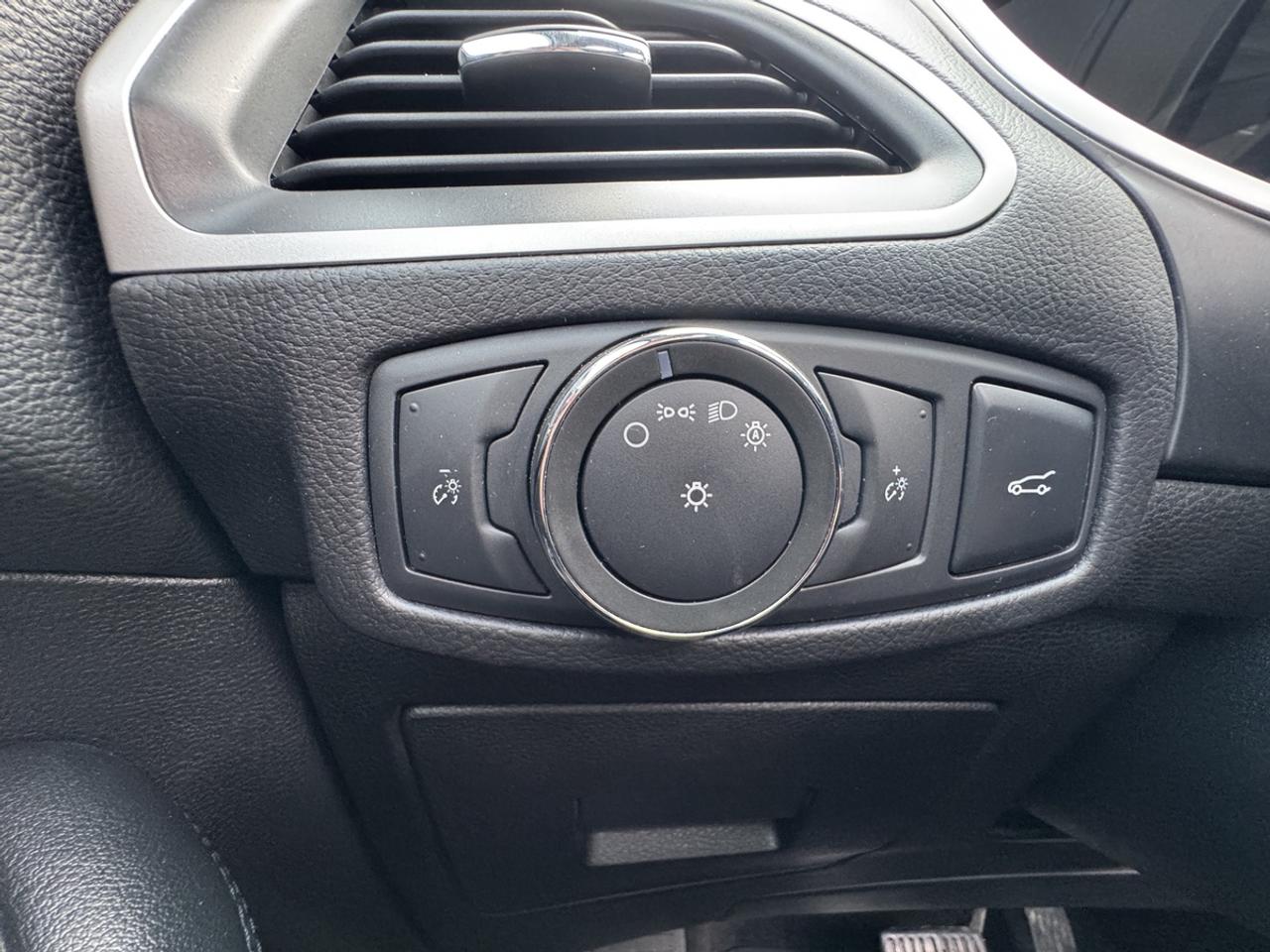 2016 Ford Edge SEL Photo