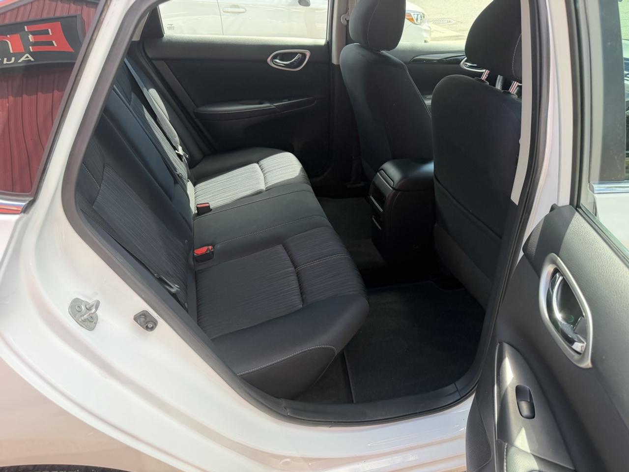 2016 Nissan Sentra SV Photo