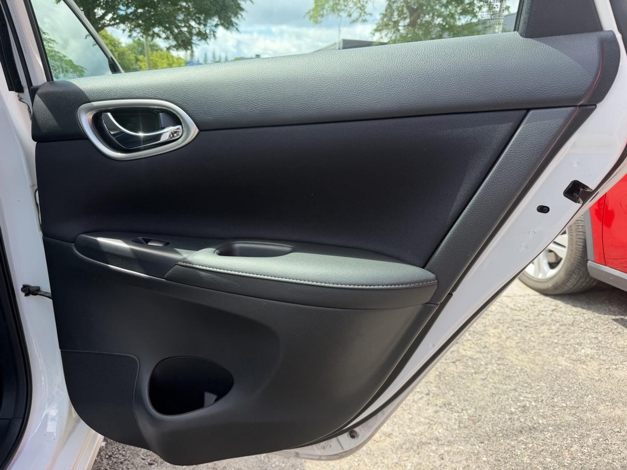 2016 Nissan Sentra SV Photo