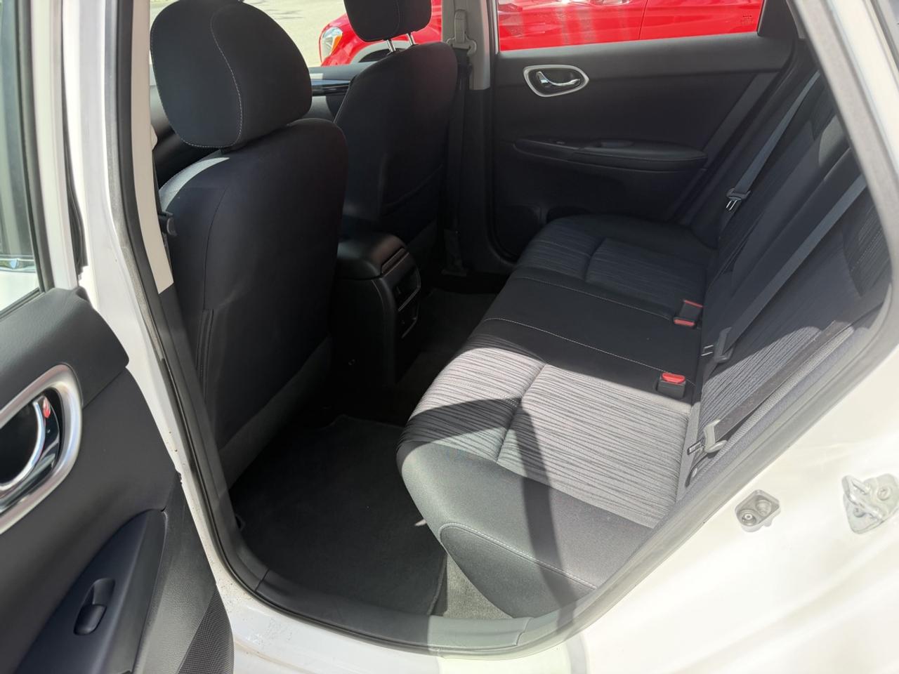 2016 Nissan Sentra SV Photo